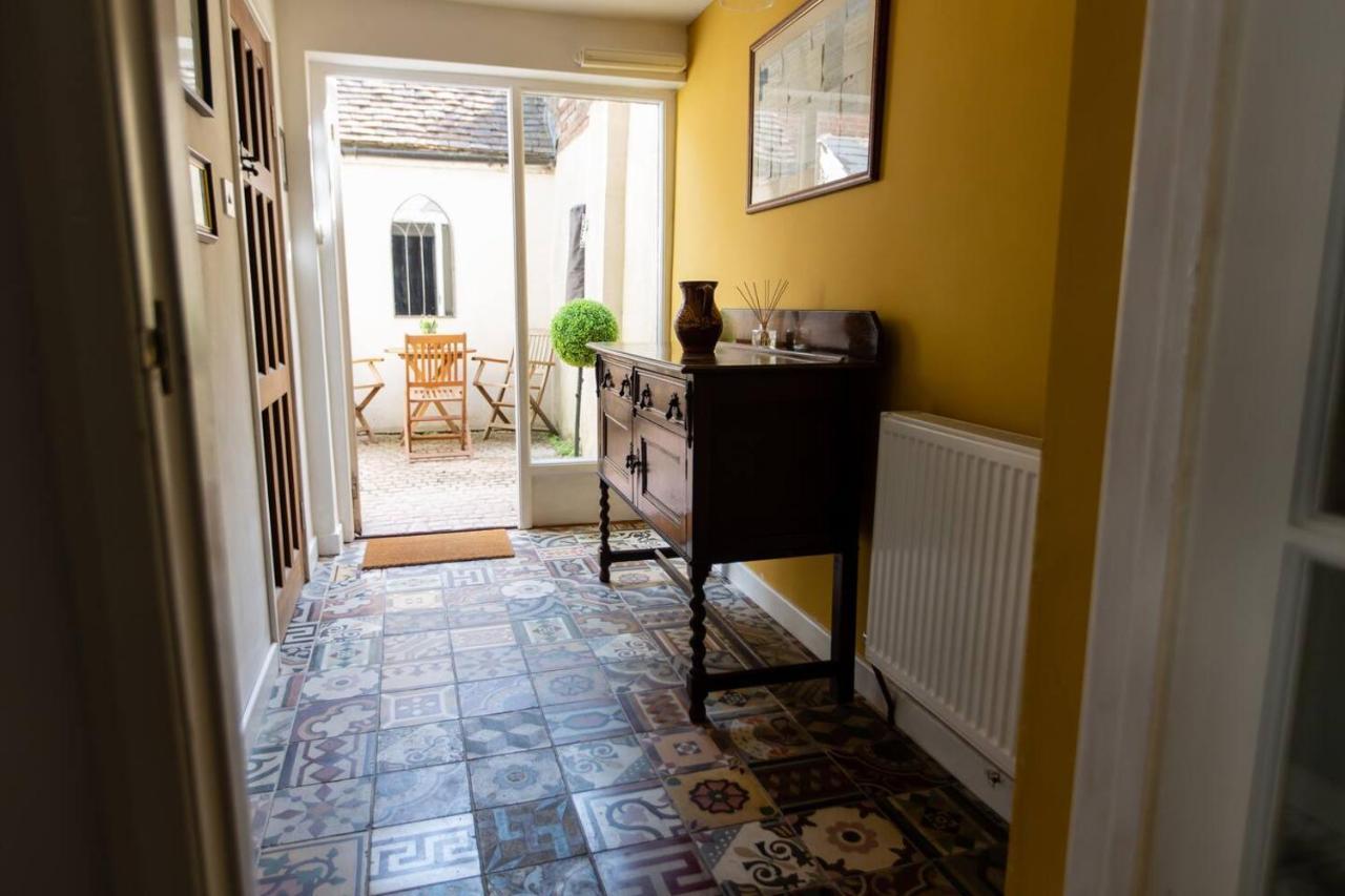 Pass The Keys Magical Period House In The Heart Of Ludlow Exterior photo